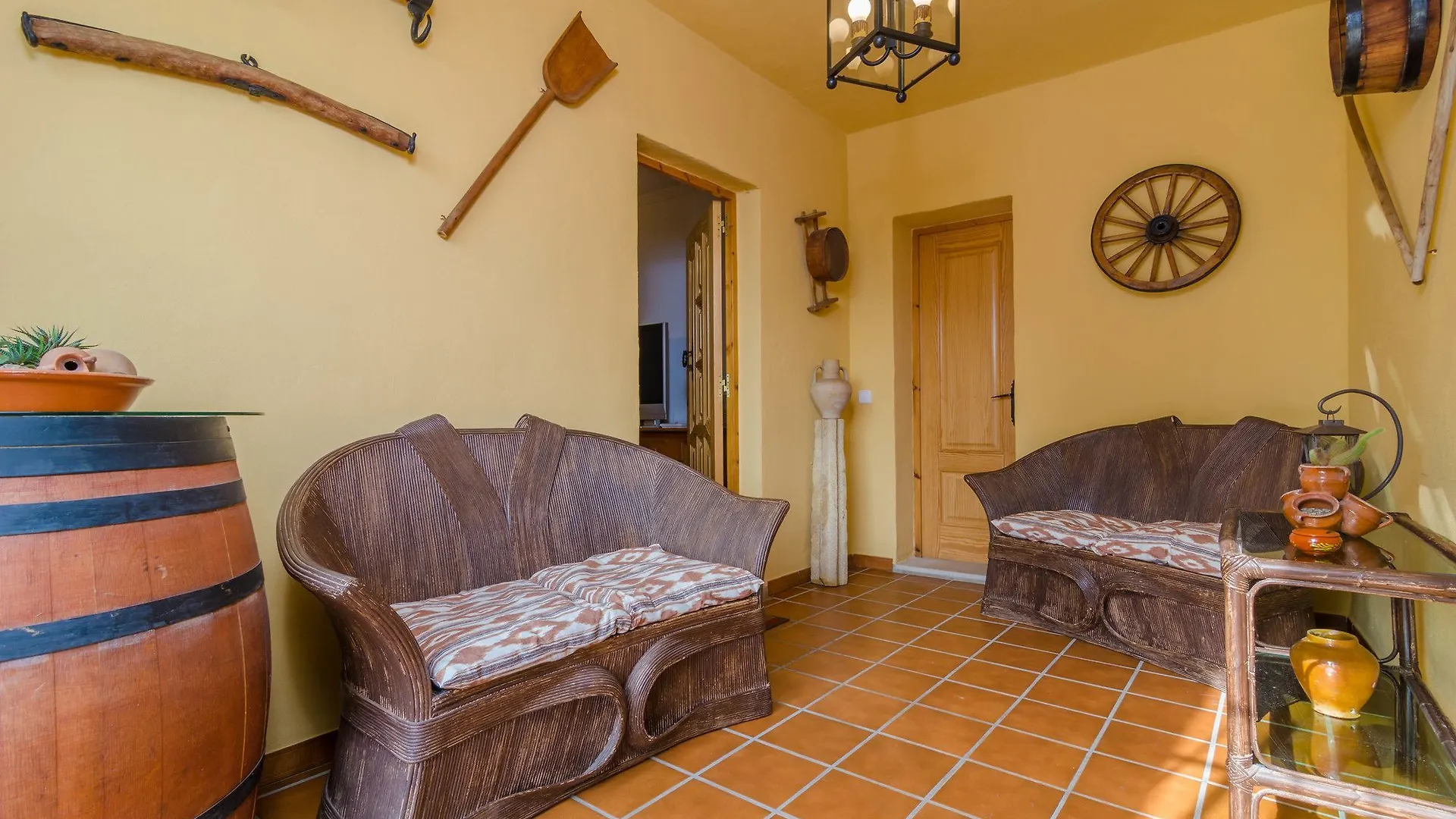 Hotel Tonyita Lloseta