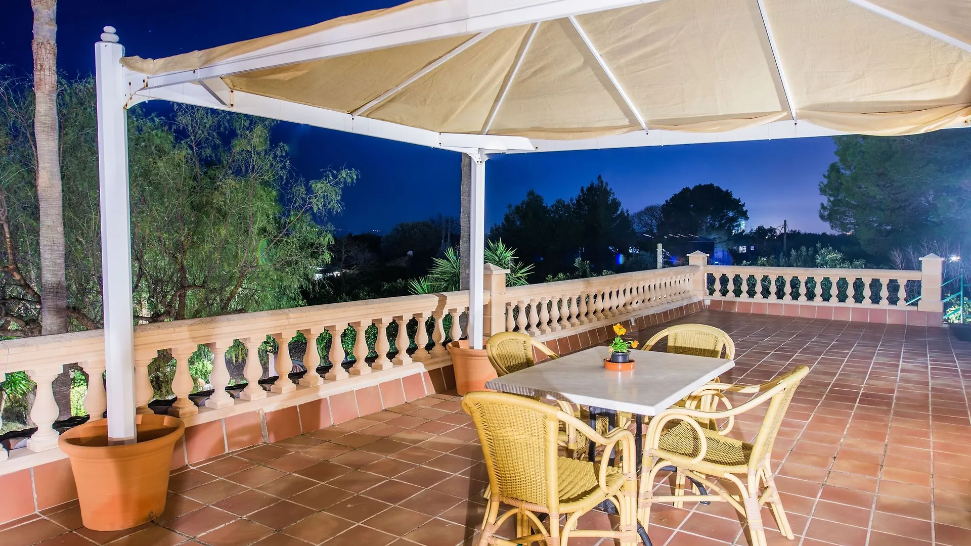 Hotel Tonyita Lloseta